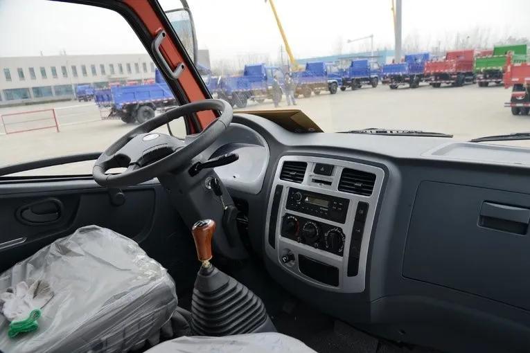 4*2 Wheel Drive Day Cabin Dump/Tipper/Tipping Trucks