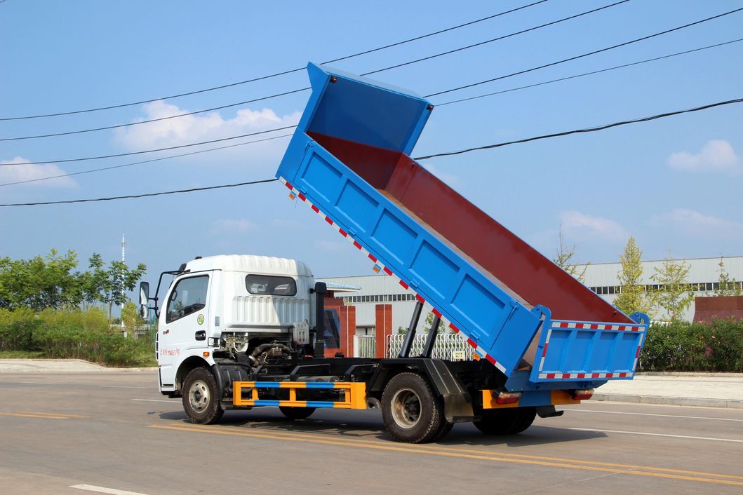 Dongfeng 4X2 4X4 3tons 4tons Full Wheel Drirving Mini Small Dump Tipper Truck for off Road Used Desert Tires Can Be Added off-Road