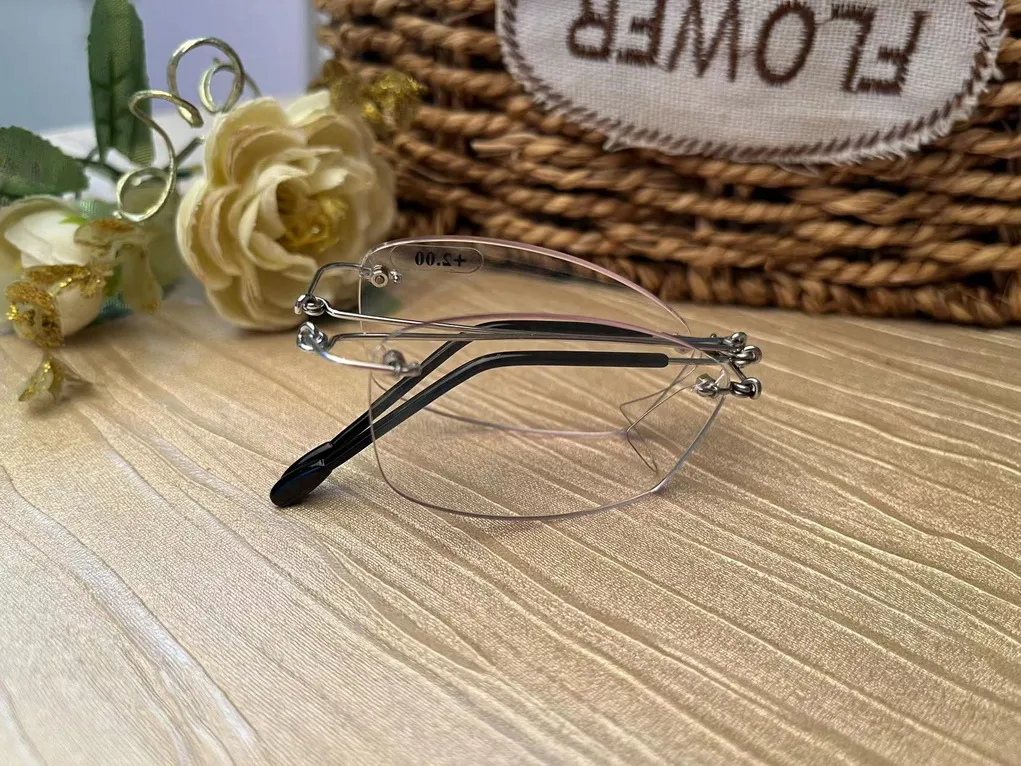Folding Frameless Reading Glasses Super Light Weight 10g Stainless Still Comfortable Folding Glasses Premium Quality