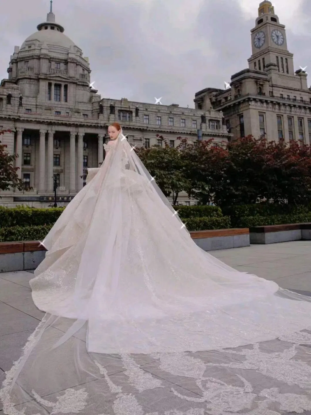 Heavy Beading Crystals Arabic Dubai Bridal Ball Gowns Dots Tulle Lace Wedding Dresses >10kg