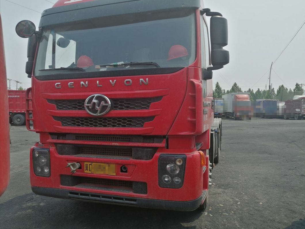 Hot Sale Used Saic Hongyan Van Trailer Head 6X4 Tractor Truck in Good Condition