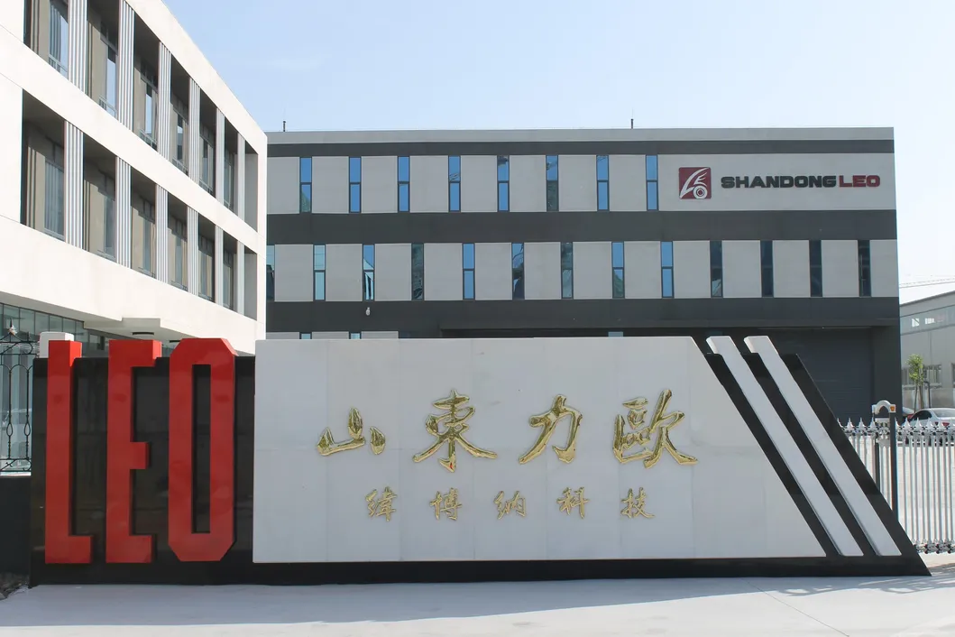 Truck Spare Parts HOWO Dongfeng Camc FAW Foton Shaanxif2000 Air Filter Element K3250