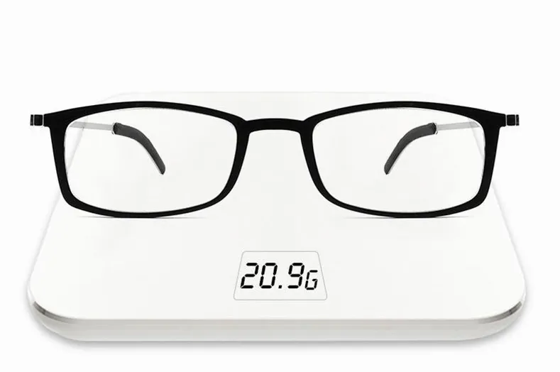 Ultra Light Ultra Thin Reading Glasses Can Stick on The Phone for Men and Women HD Reading Books Reading Newspapers Anti Blue Light Can Stick on The Phone